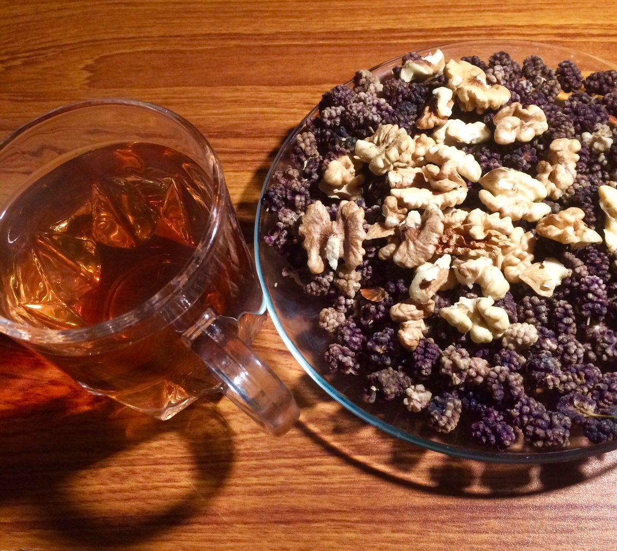 توت و چهارمغز Mulberries & Walnuts – A Classic