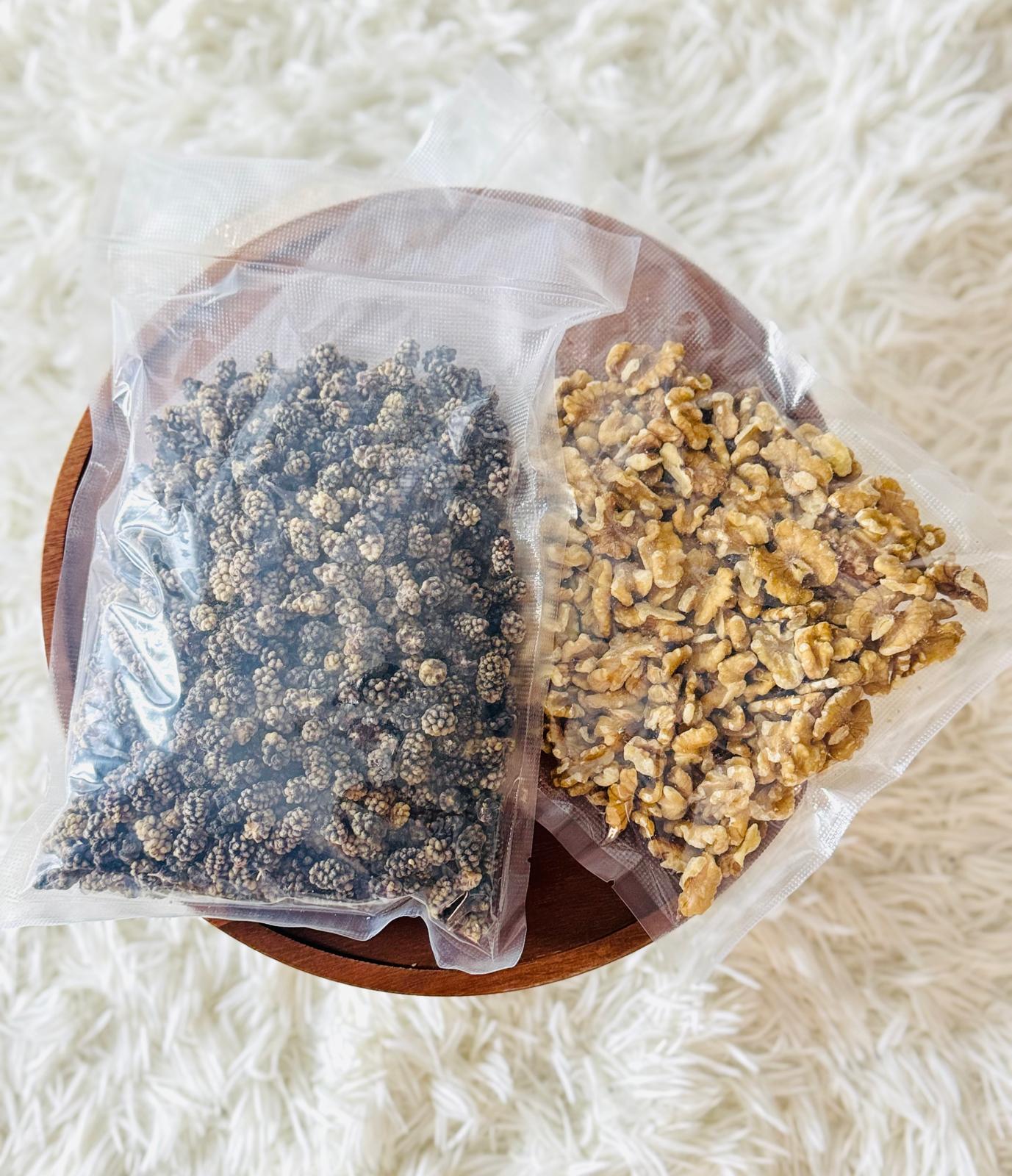 توت و چهارمغز Mulberries & Walnuts – A Classic