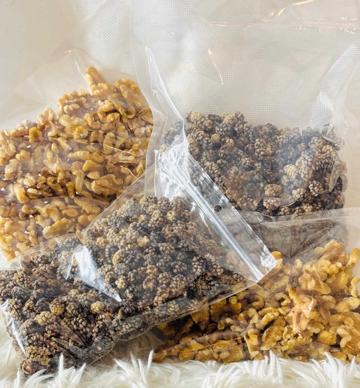 توت و چهارمغز Mulberries & Walnuts – A Classic